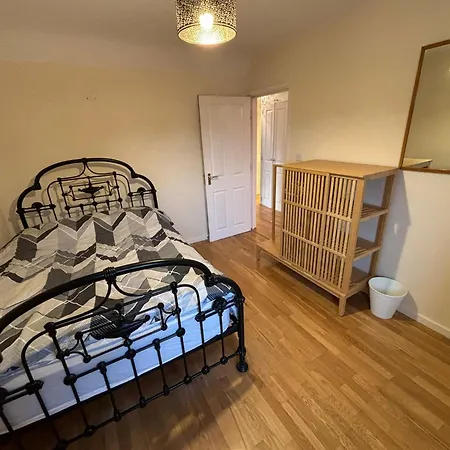 Cosy Shared Flat - Self Check-In, Free Street Parking Apartment Watford  Room photo