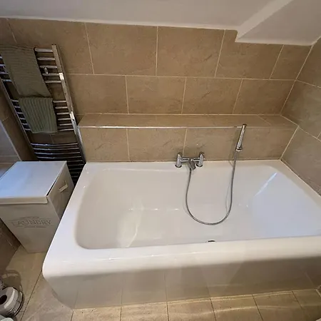 Cosy Shared Flat - Self Check-In, Free Street Parking Apartment Watford  Exterior photo