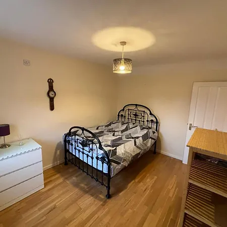 Cosy Shared Flat - Self Check-In, Free Street Parking Apartment Watford  Room photo