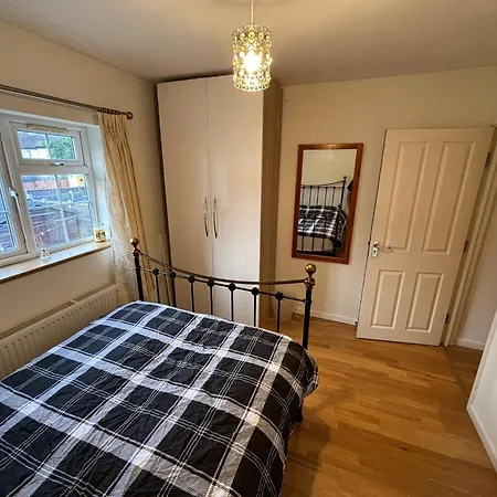 Cosy Shared Flat - Self Check-In, Free Street Parking Apartment Watford  Room photo