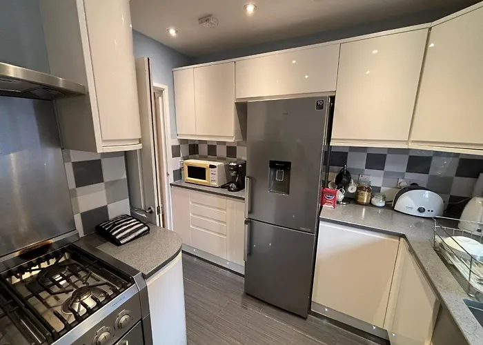 Cosy Shared Flat - Self Check-In, Free Street Parking