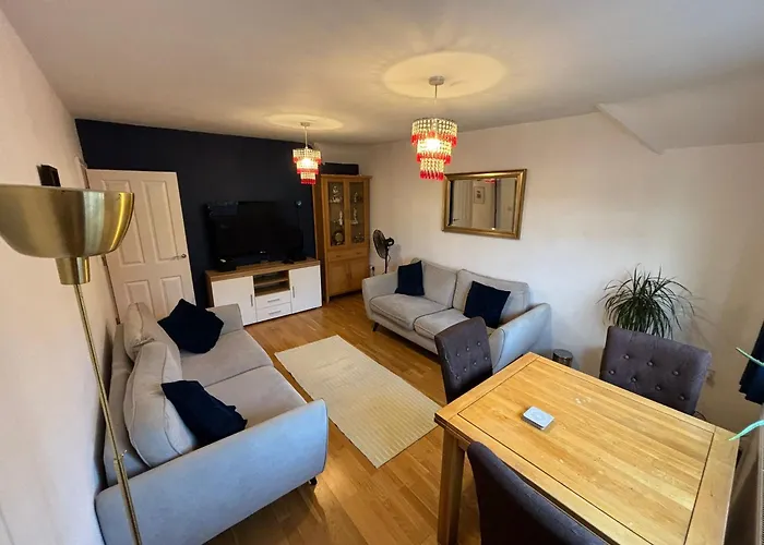 Cosy Shared Flat - Self Check-In, Free Street Parking