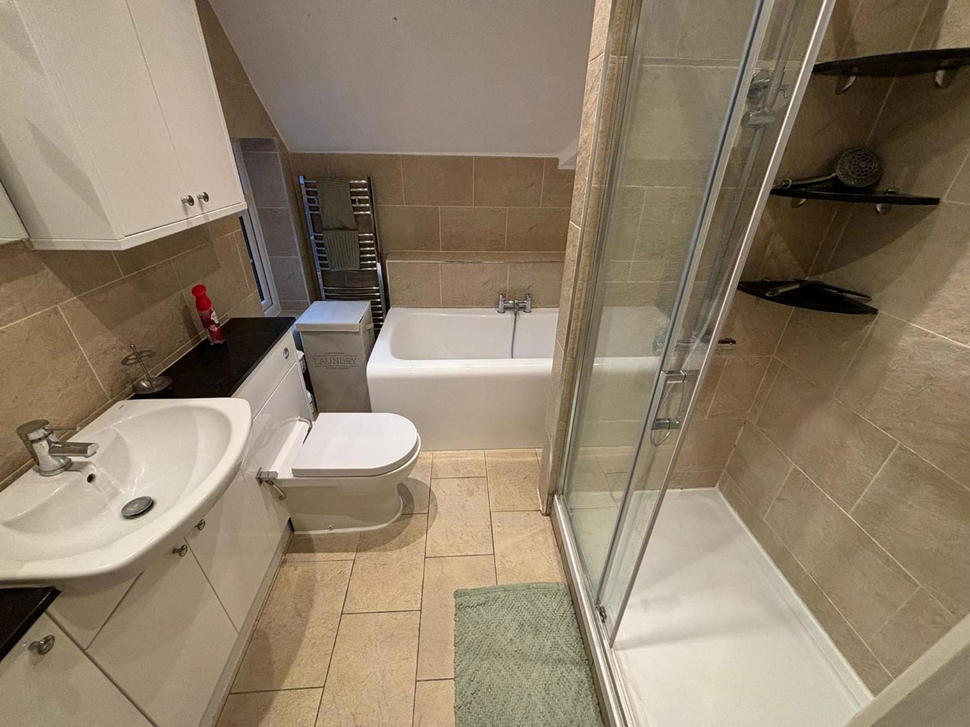 Cosy Shared Flat - Self Check-in, Free Street Parking Homestay