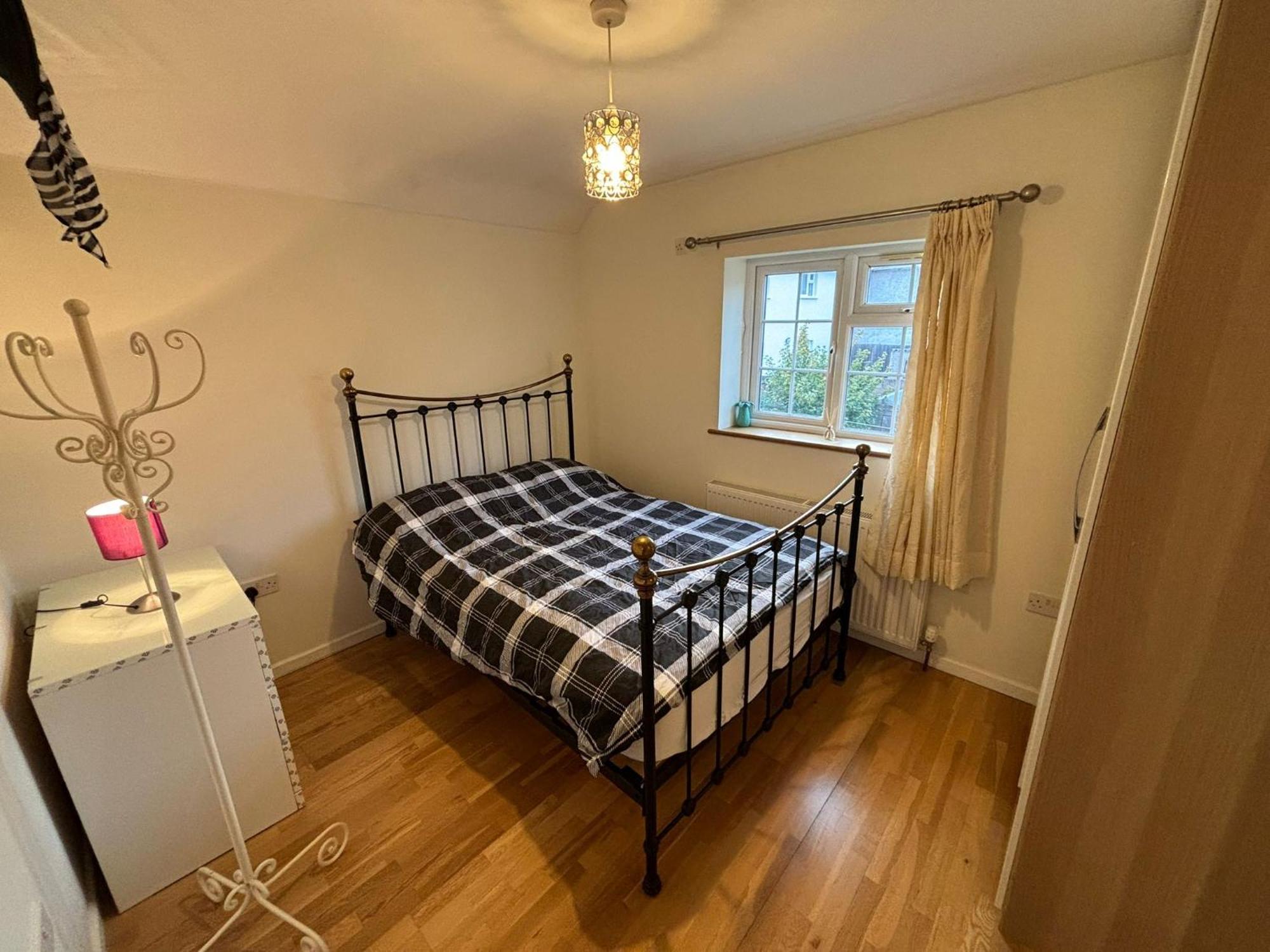 Homestay Cosy Shared Flat - Self Check-in, Free Street Parking